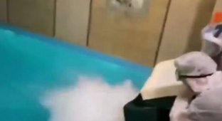 Блогерша отметила день рождения в сауне: три погибших из-за сухого льда в бассейне (2 фото + 3 видео)