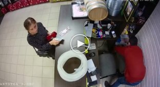 Цыганка пытается развести продавца в магазине самогонных аппаратов Челябинск