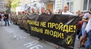 “Реванш не пройдет”: фоторепортаж с акции против Александра Ефремова