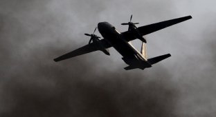 На аэродроме Хмеймим в Сирии потерпел крушение российский транспортный самолёт Ан-26 (2 фото)