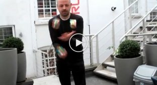 Жонглирование кубиками-рубиками