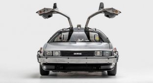 DeLorean возобновляет производство «Машины времени» DMC-12 (3 фото)