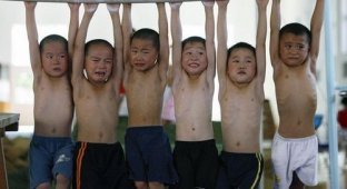  Подготовка китайских гимнастов (10 Фото)