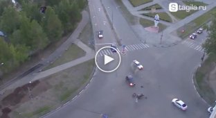 Мотоциклист в погоне от полиции врезался в ВАЗ