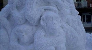 Скульптуры из снега и льда (20 фото)