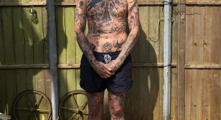 Британец пообещал набивать новое тату каждый день, пока не кончится карантин (10 фото)