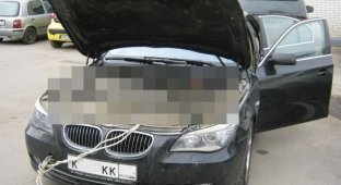 BMW 5 серии в кузове E60 после наводнения в Крымске (3 фото)