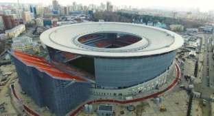 Стадион «Екатеринбург Арена» в Екатеринбурге (2 фото)