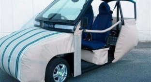 Автомобиль с внешними подушками безопасности (3 фото)