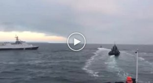 Таран украинского буксира кораблем РФ