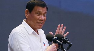 Президент Филиппин Дутерте признался, что лично убивал подозреваемых в преступлениях (2 фото)