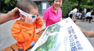 Трехмерные Газеты - набирают популярность в Китае (6 фото)