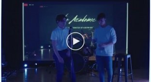 Музыкальная группа создала креативный клип, используя задержку во времени между записью видео и его появлением на Facebook