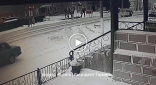 В Тюменской области пенсионерка попала под колеса снегоуборочной техники