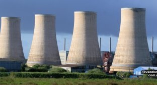 Как сносили первую атомную станцию в Великобритани (13 фото)