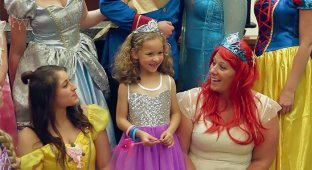 На слушании по удочерению 5-летней девочки весь зал суда оделся в платья диснеевских принцесс (7 фото + 1 видео)