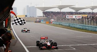 Формула-1 изнутри: Гран-при Китая 2011 (55 фото)