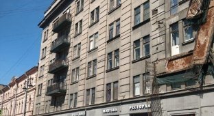 В Санкт-Петербурге по принципу "домино" обрушилось 4 балкона (4 фото + видео)