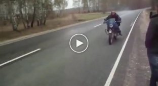 Неудачный отжиг на мотоцикле