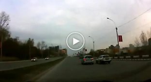 Авария в Новосибирске (перемотать на 1:15)