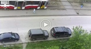В Кировском районе Новосибирска у мужчины в трамвае случился инсульт