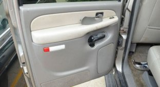 Неожиданный сюрприз в двери подержанного автомобиля (16 фото)