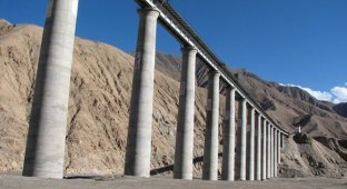 Как Китай строил железную дорогу в Тибет (42 фото)