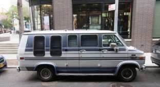 Мини-отель из старого фургона припаркованный на улицах Нью-Йорка (7 фото)