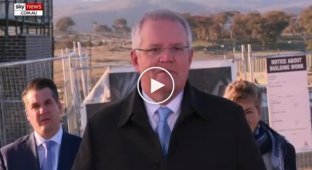 Австралиец прогнал премьер-министра страны Скотта Моррисона со своей лужайки