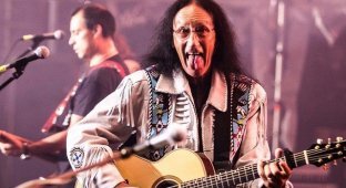 Умер бывший лидер группы Uriah Heep Кен Хенсли (6 фото + 2 видео)