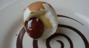Странное яйцо (2 фото)