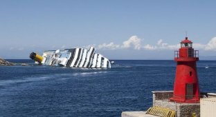 Затонувший лайнер Коста Конкордия (8 фото)