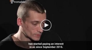 Художник, который показал Кремлю гениталии и поджег ФСБ, эмигрировал из России