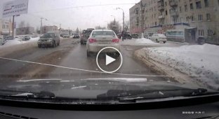 В Волгограде водитель выехал на встречную полосу и сбил ребенка на пешеходном переходе (мат)