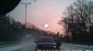 Гололед на дороге в Киеве
