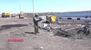 Появилось видео со свежими повреждениями Антоновского моста от удара ВСУ