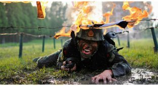 Тяжело в учении, легко в бою: 30 фотографий с тренировок китайских вооруженных сил (30 фото)