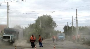 "Нечетный" украинский трамвай (3 фото)