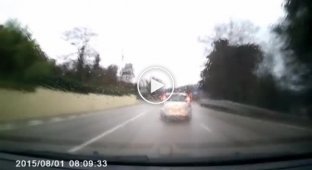 Небольшая авария на извилистой дороге в Сочи (мат)