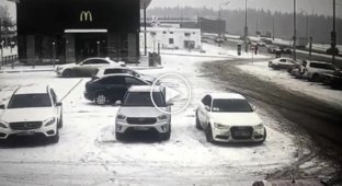 Массовое ДТП на парковке в Новой Москве