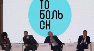 Пользователи продолжают придумывать мемы про логотип Петербурга за 7 миллионов (11 фото)