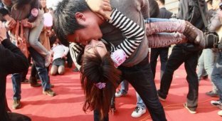 Конкурс поцелуев в Китае (9 фото)