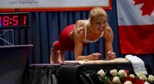 Женщина, державшая планку в течение 4 часов, смогла установить новый мировой рекорд (4 фото)