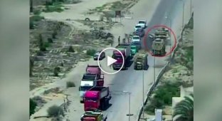 Военные в Египте проехались танком по автомобилю террористов