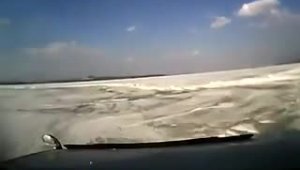 Необычная авария при движение по льду