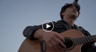 Корейский певец поет песню Виктора Цоя