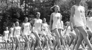 Школа подготовки жён в нацистской Германии (9 фото)