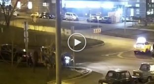 Странная кража в центре Москвы попала на видео