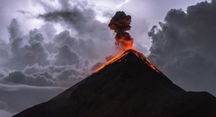 Фотографии извержения вулкана Фуэго (13 фото)