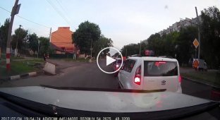Двое мотоциклистов протаранили Оку в Ульяновске